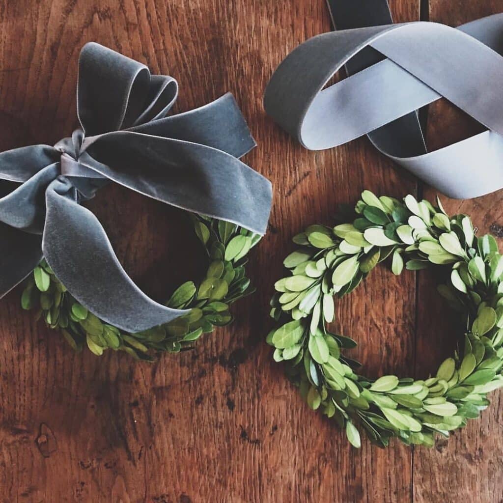 mini holiday wreaths