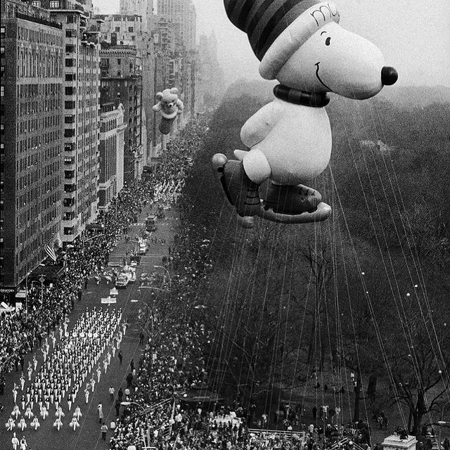 vintage snoopy float at macy's parade