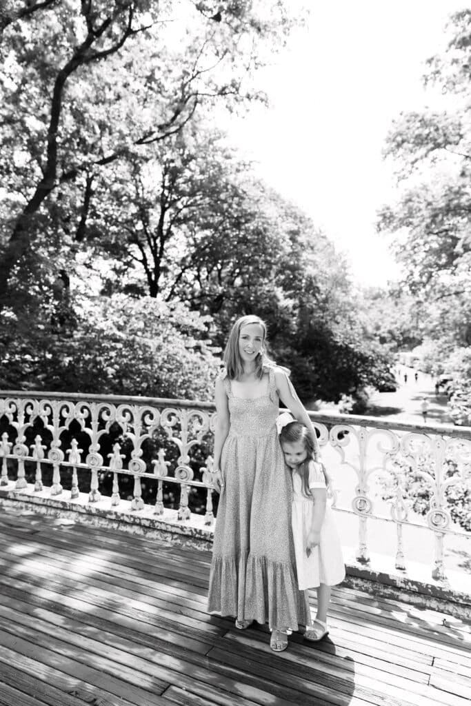 JEN SHOOP AND DAUGHTER IN CENTRAL PARK