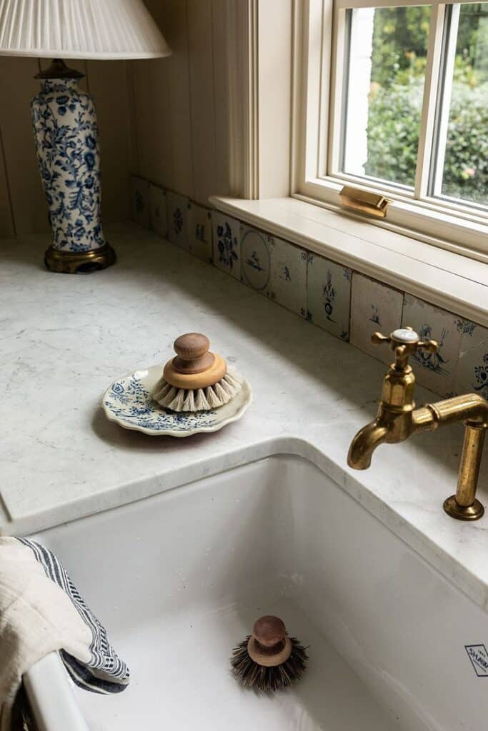 KITCHEN SINK WITH BRASS HARDWARE