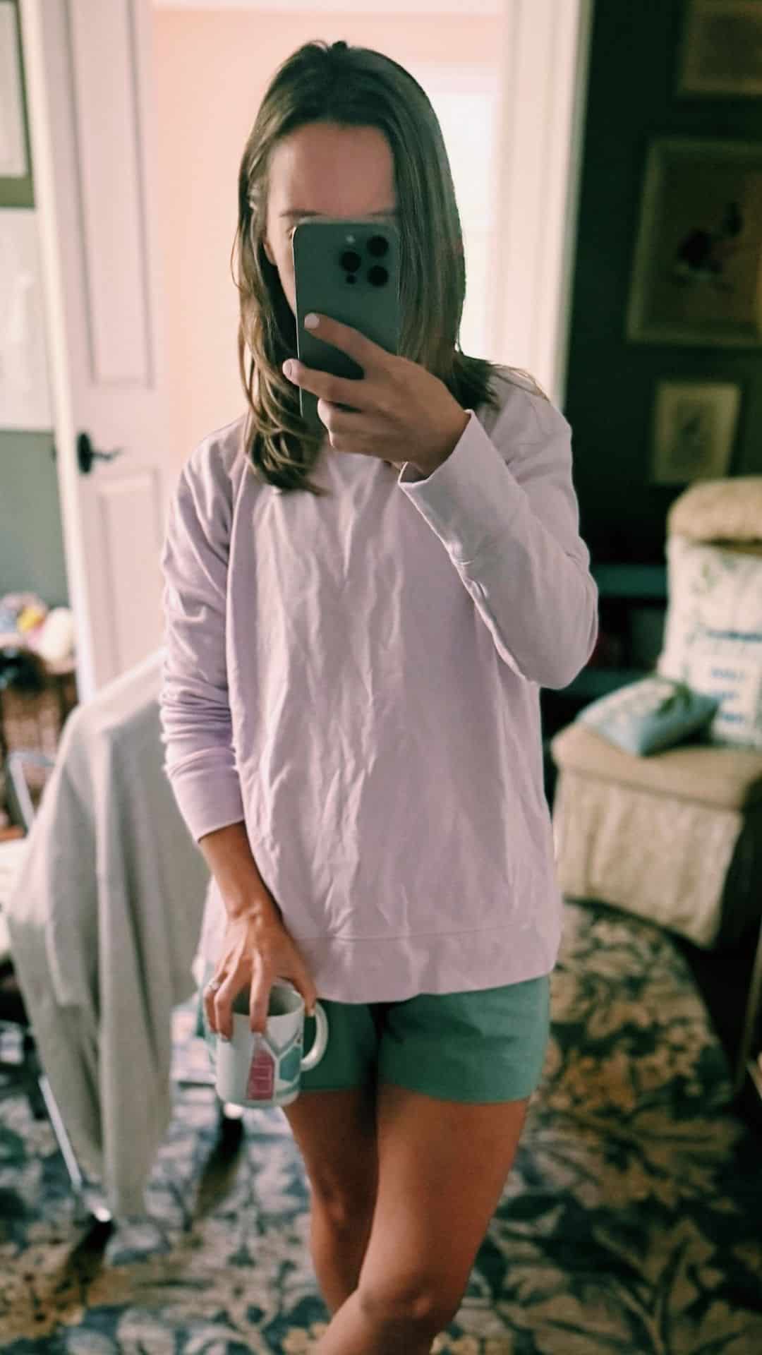 Alice walk crewneck
