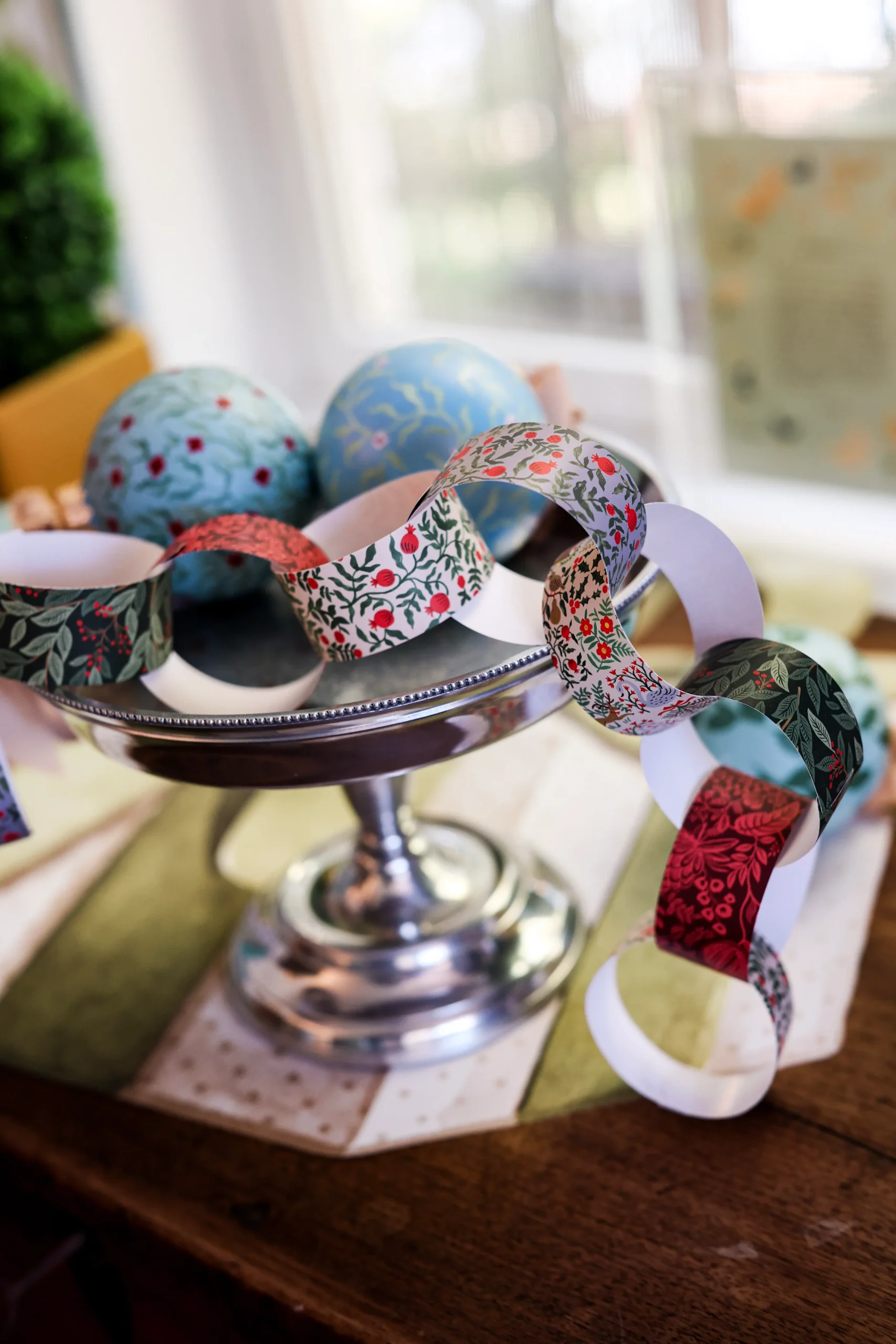 paper chain for holiday