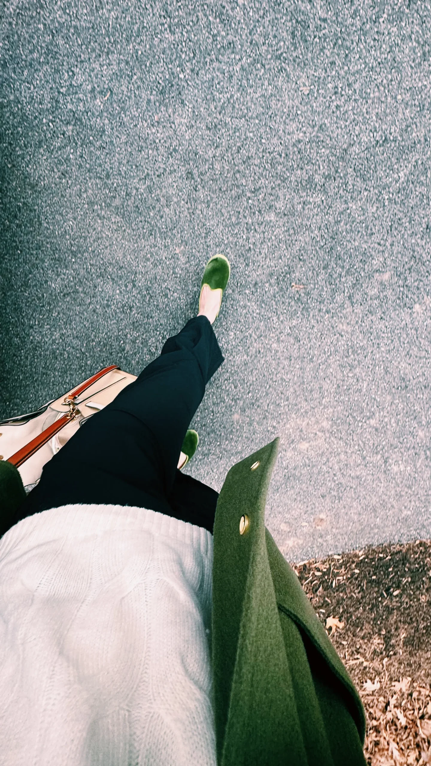 ruti-on-the-loose-pants