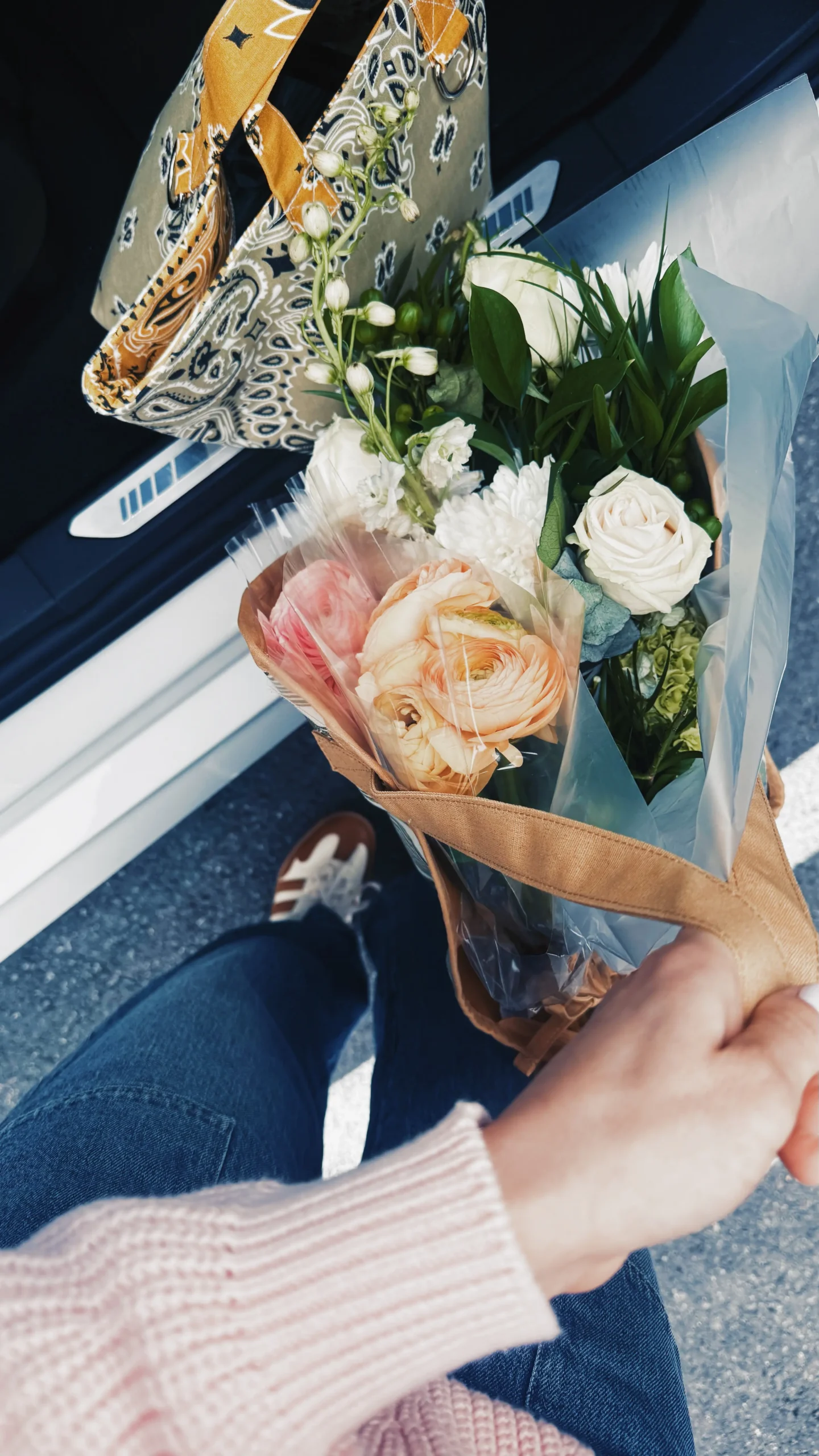 Kassatex flower carrier