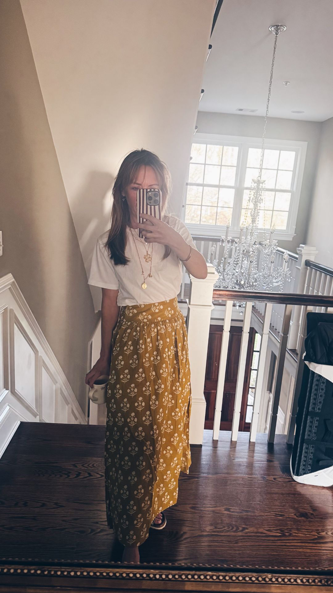 yellow skirt