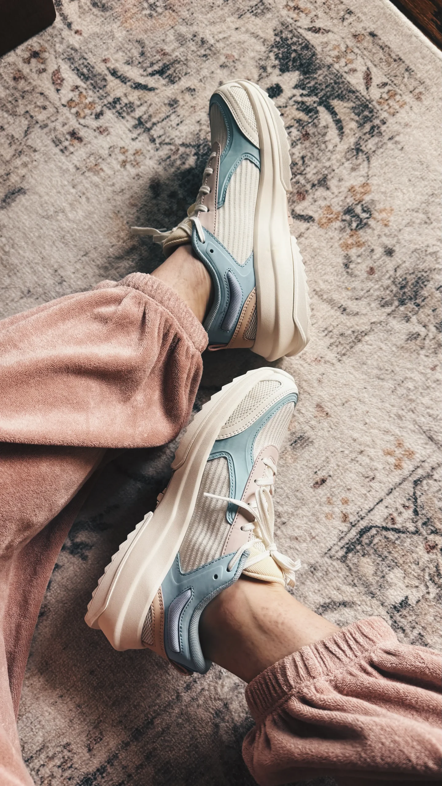 APL Sneakers