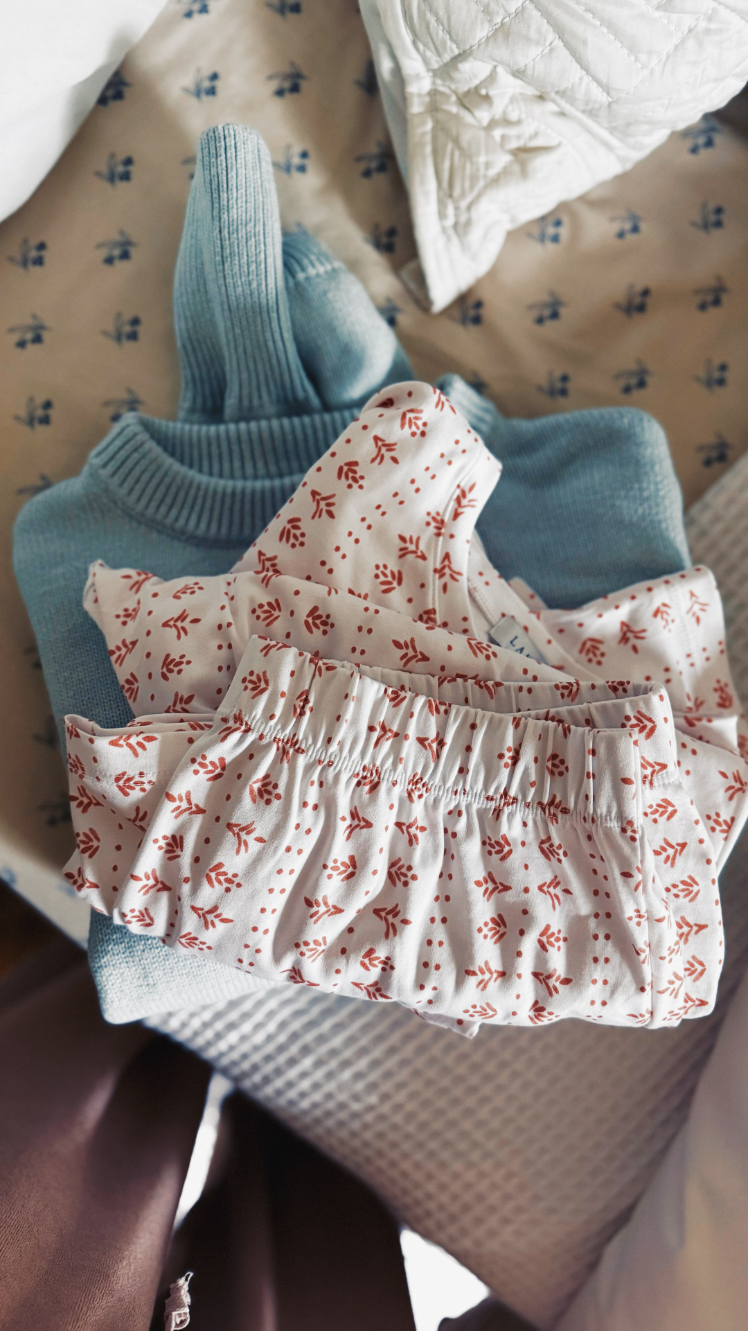 blue minnow sweater 