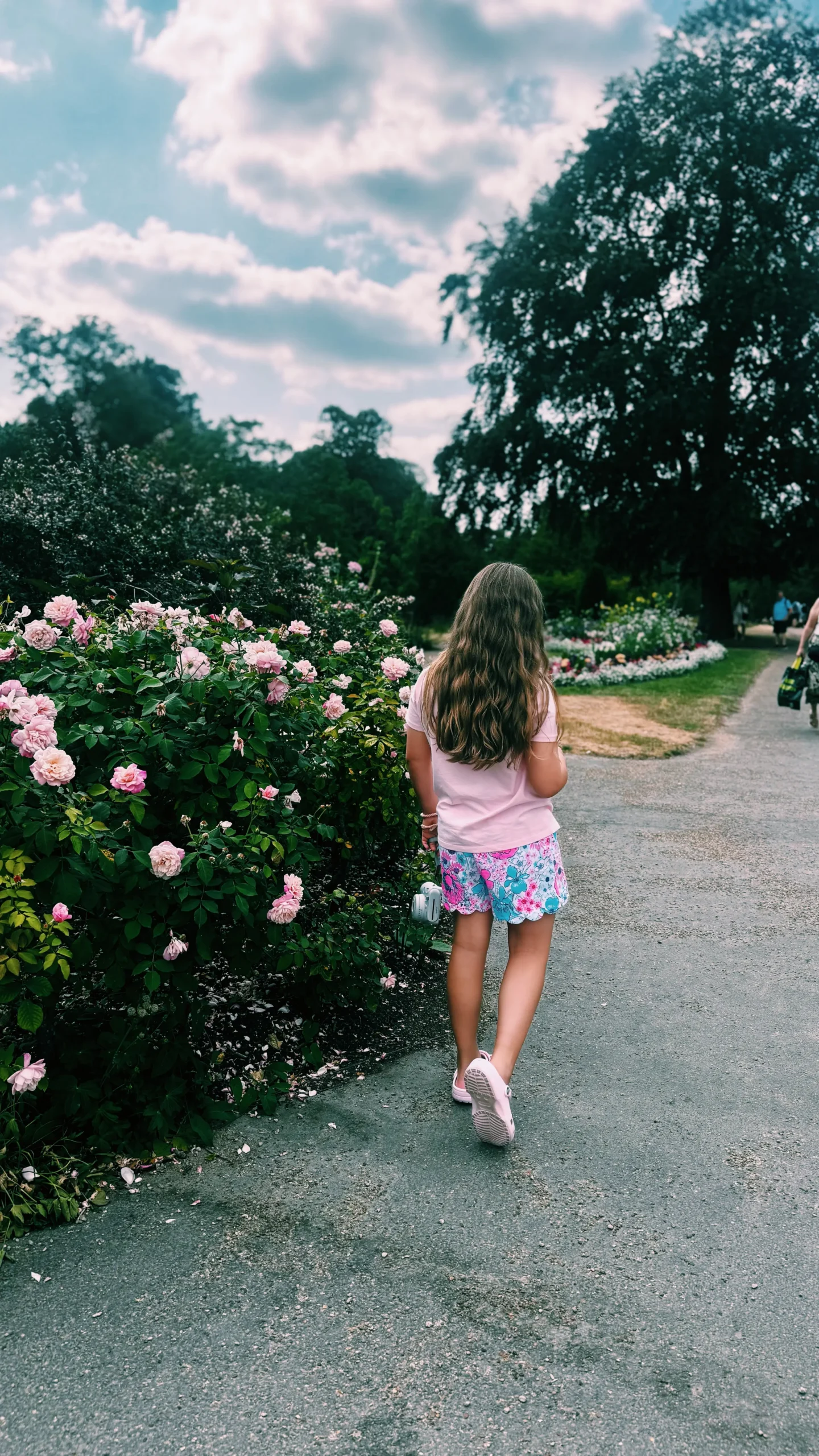 exploring hyde park with kids
